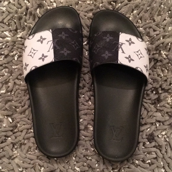 LouisVblack/ silver LE SS18 waterfront slides
